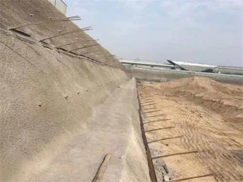 德令哈河道边坡加固